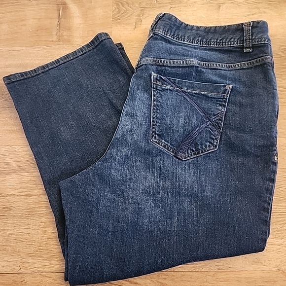 Lane Bryant Cropped Jeans Women's Size 20 Dark Wash High 12" Rise Stretch - Picture 3 of 12